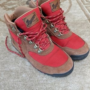 Danner Hiking Boots size 7.5 (tan and red)
